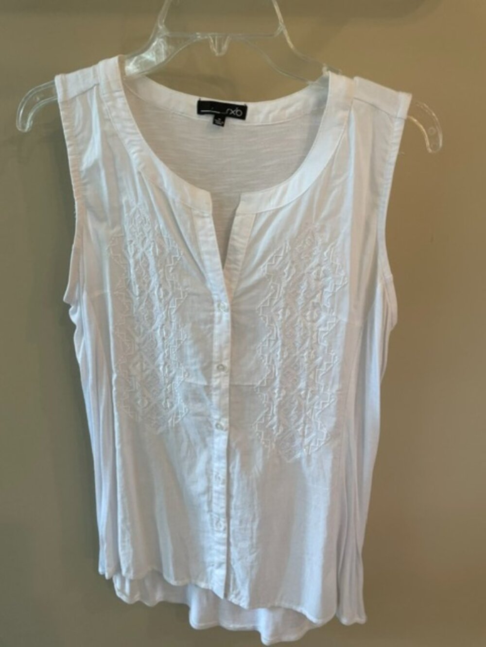 Women's RXB Sleeveless button down Summer top in size medium
